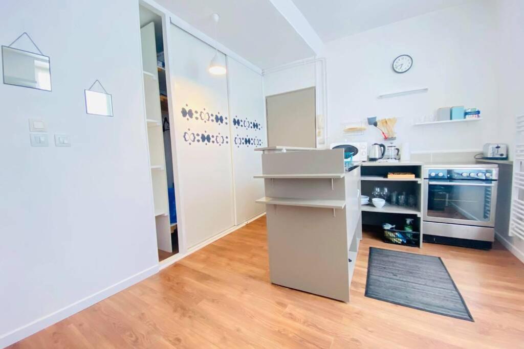 Studio De Charme Apartment Laon Ngoại thất bức ảnh