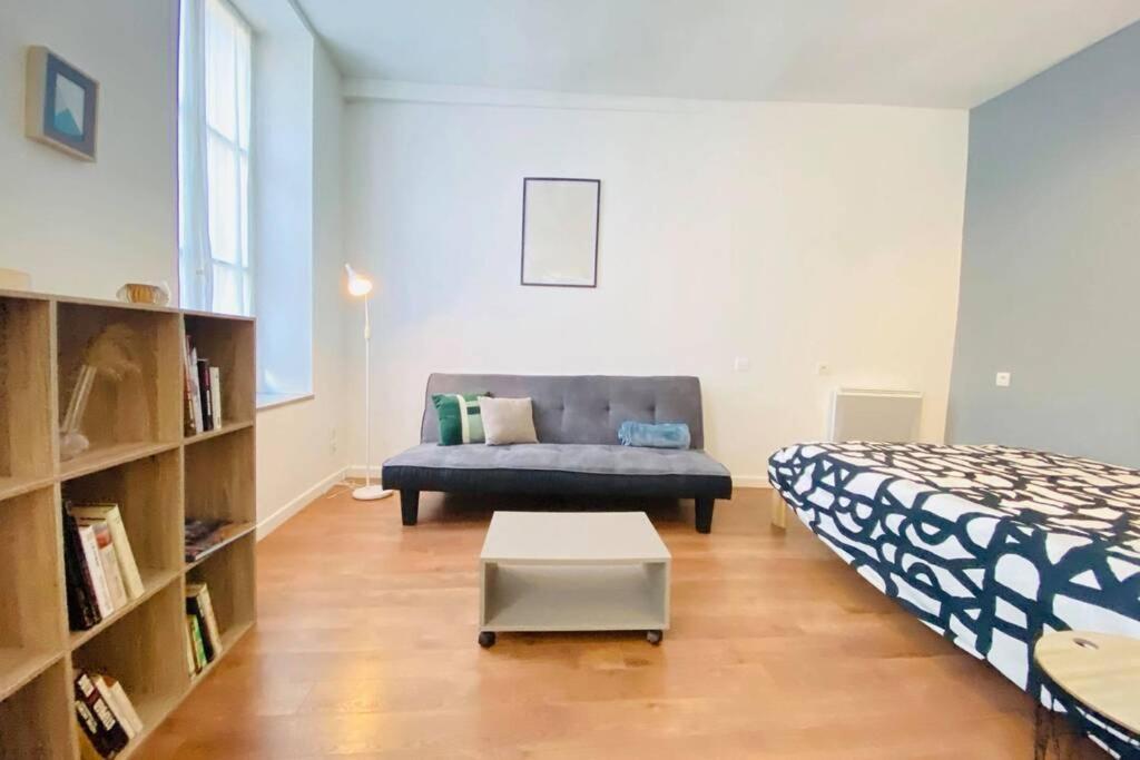 Studio De Charme Apartment Laon Ngoại thất bức ảnh